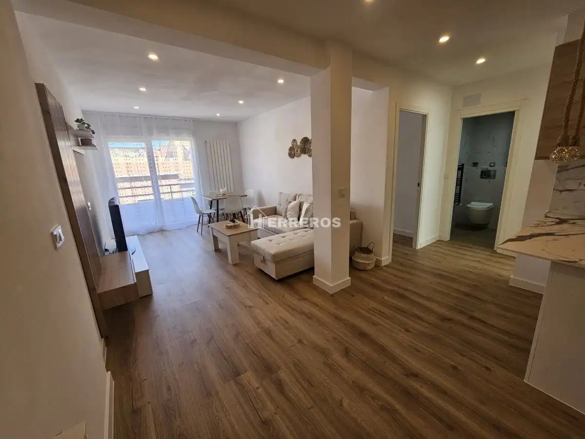 Flat with terrace for sale in gonzalo de berceo, imagen 3