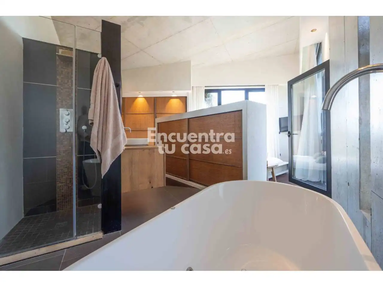 Bany de Casa o xalet en venda en Donostia - San Sebastián  amb Jardí privat, Terrassa i Piscina