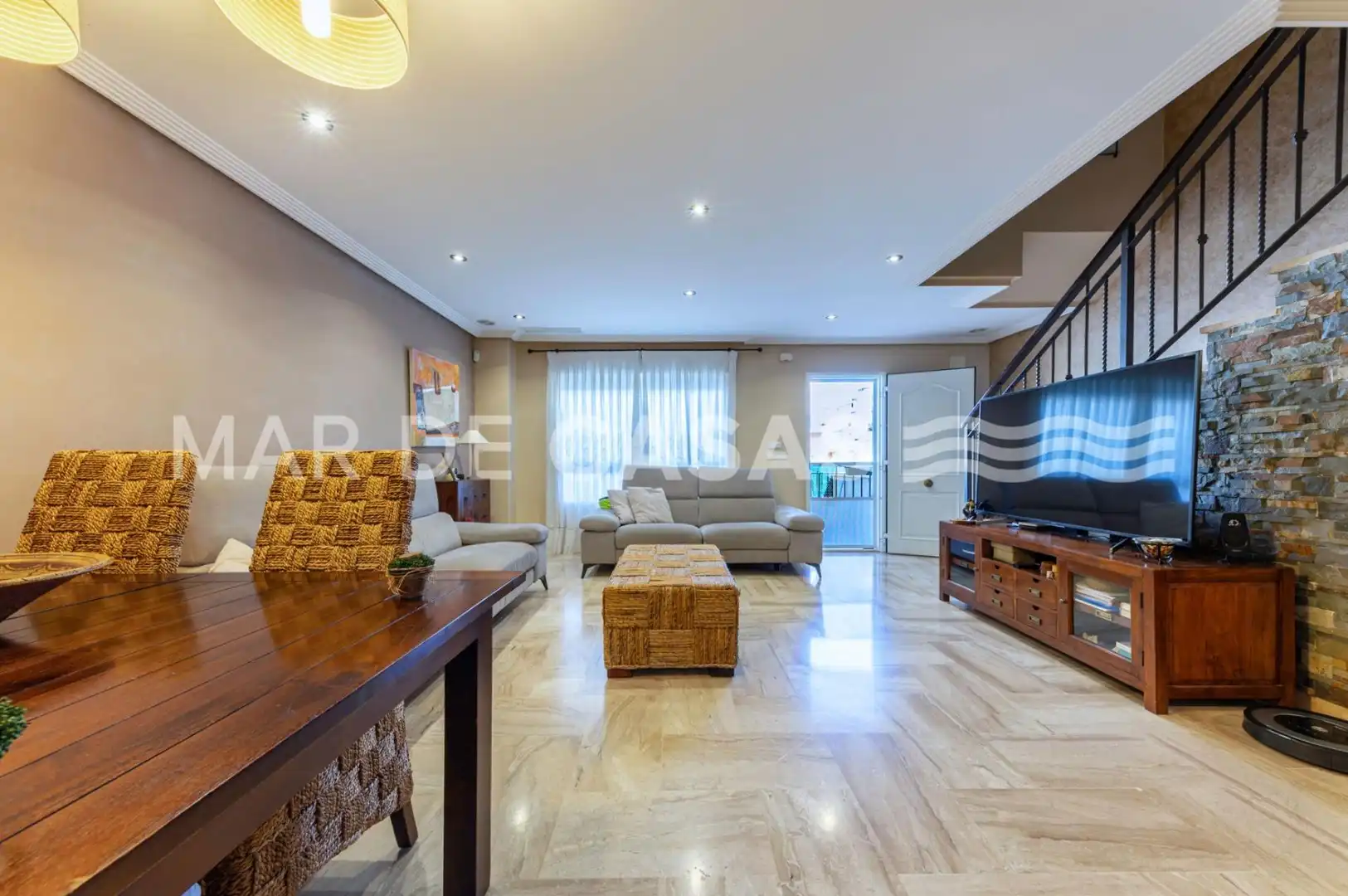 Sala de estar de Casa adosada en venta en Elche / Elx con Aire acondicionado, Terraza y Trastero