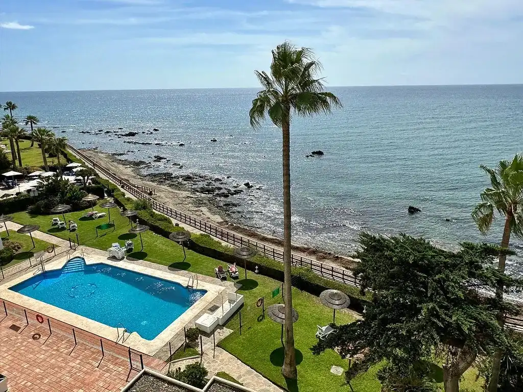 Appartement compact avec piscine à vendre à Urbanizacion Riviera del Sol I 3