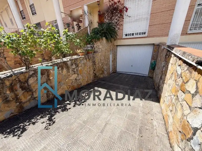 Vista exterior de Casa adosada en venta en Don Benito con Aire acondicionado, Calefacción y Parquet