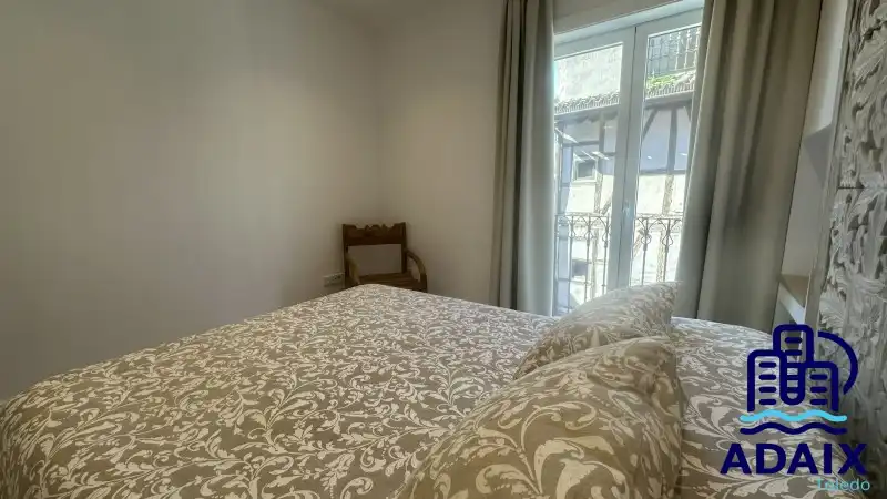 Bedroom of Flat for rent in Toledo  with Air Conditioner, Heating and Furnished