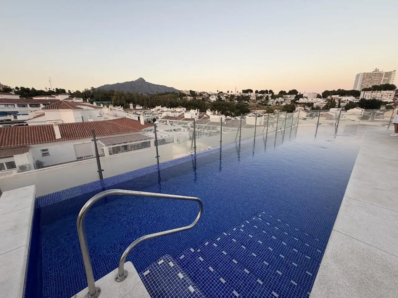 Wohnung mit Pool zum Verkauf in Nueva Andalucía, imagen 32