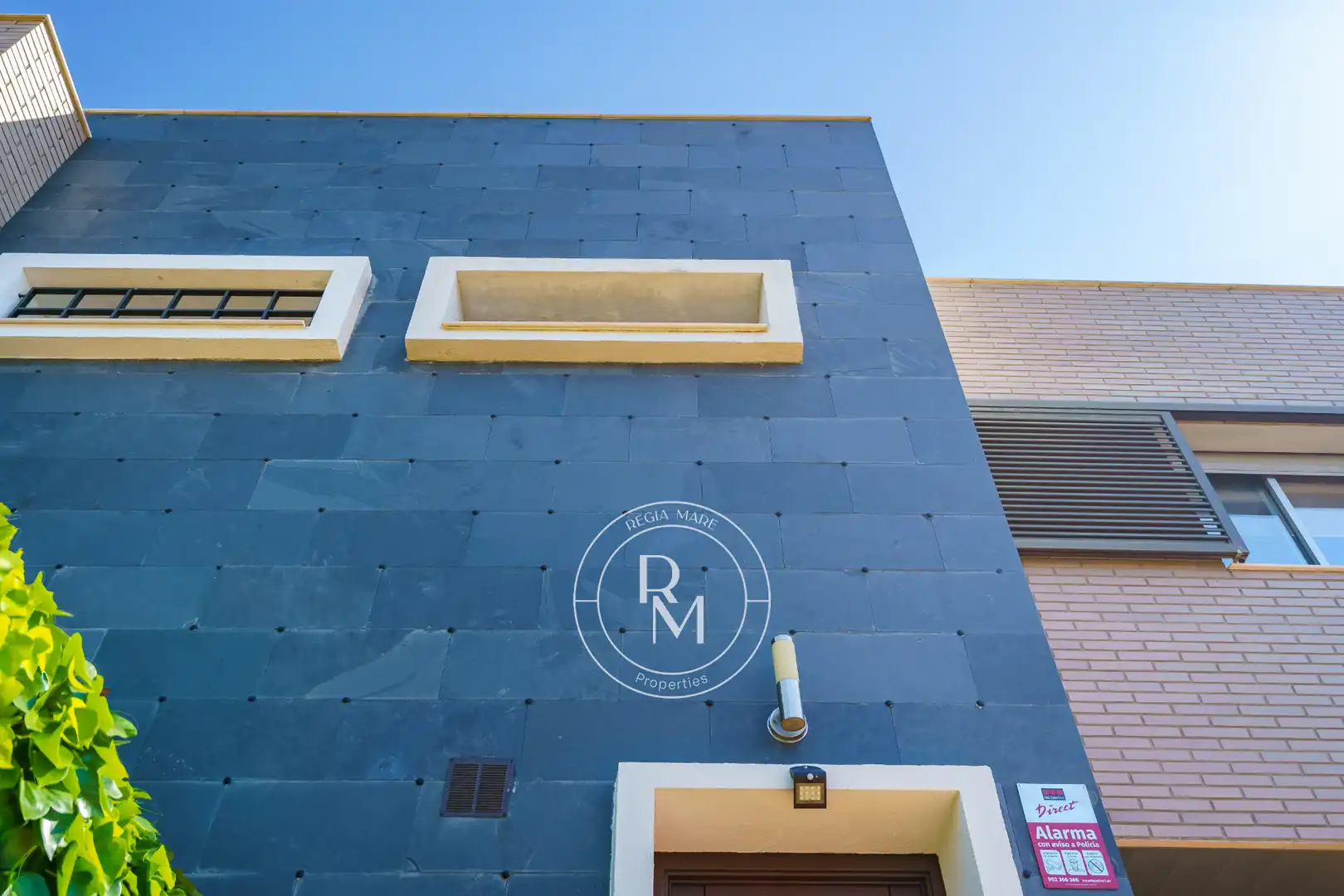 Vista exterior de Casa adosada en venta en Roda de Berà con Aire acondicionado, Calefacción y Jardín privado