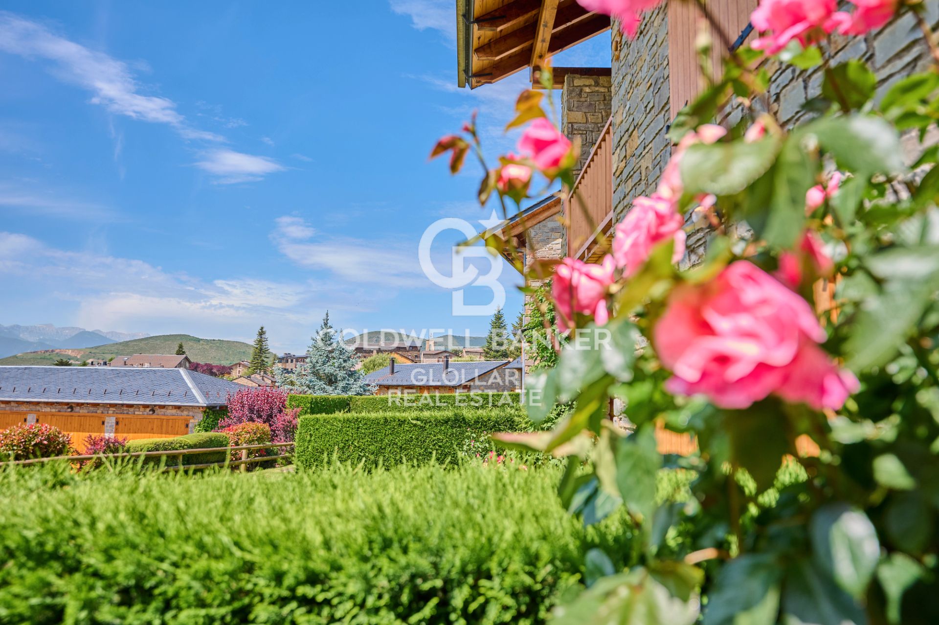 Jardí de Casa adosada en venda en Isòvol amb Calefacció, Jardí privat i Parquet
