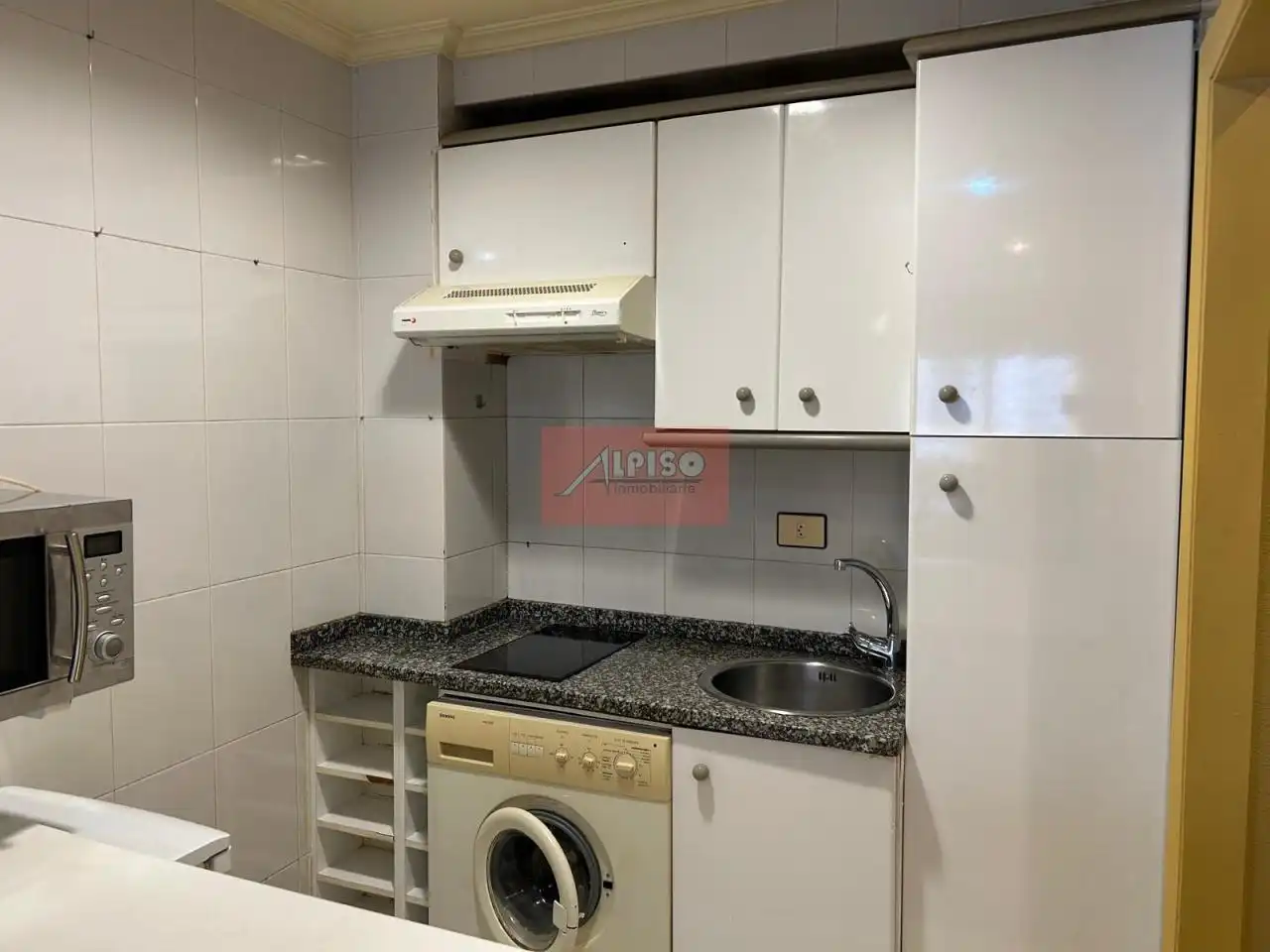 Cocina de Apartamento en venta en Ourense Capital  con Calefacción, Trastero y Amueblado