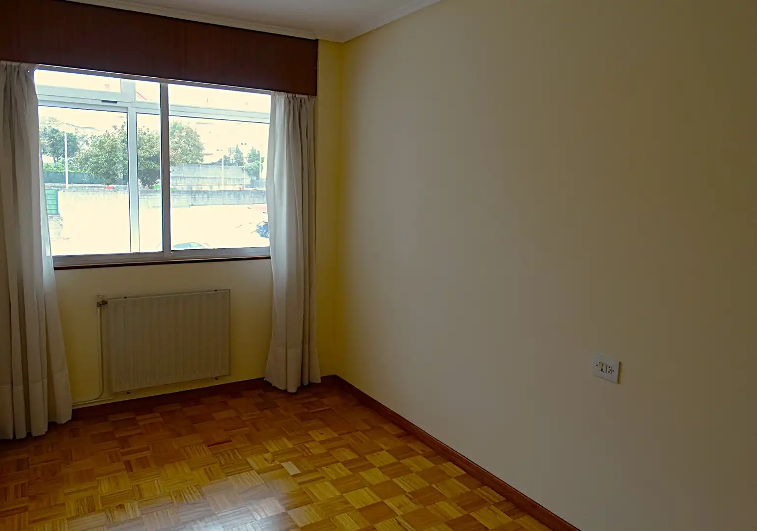 Dormitori de Pis en venda en Mugardos amb Calefacció, Parquet i Terrassa