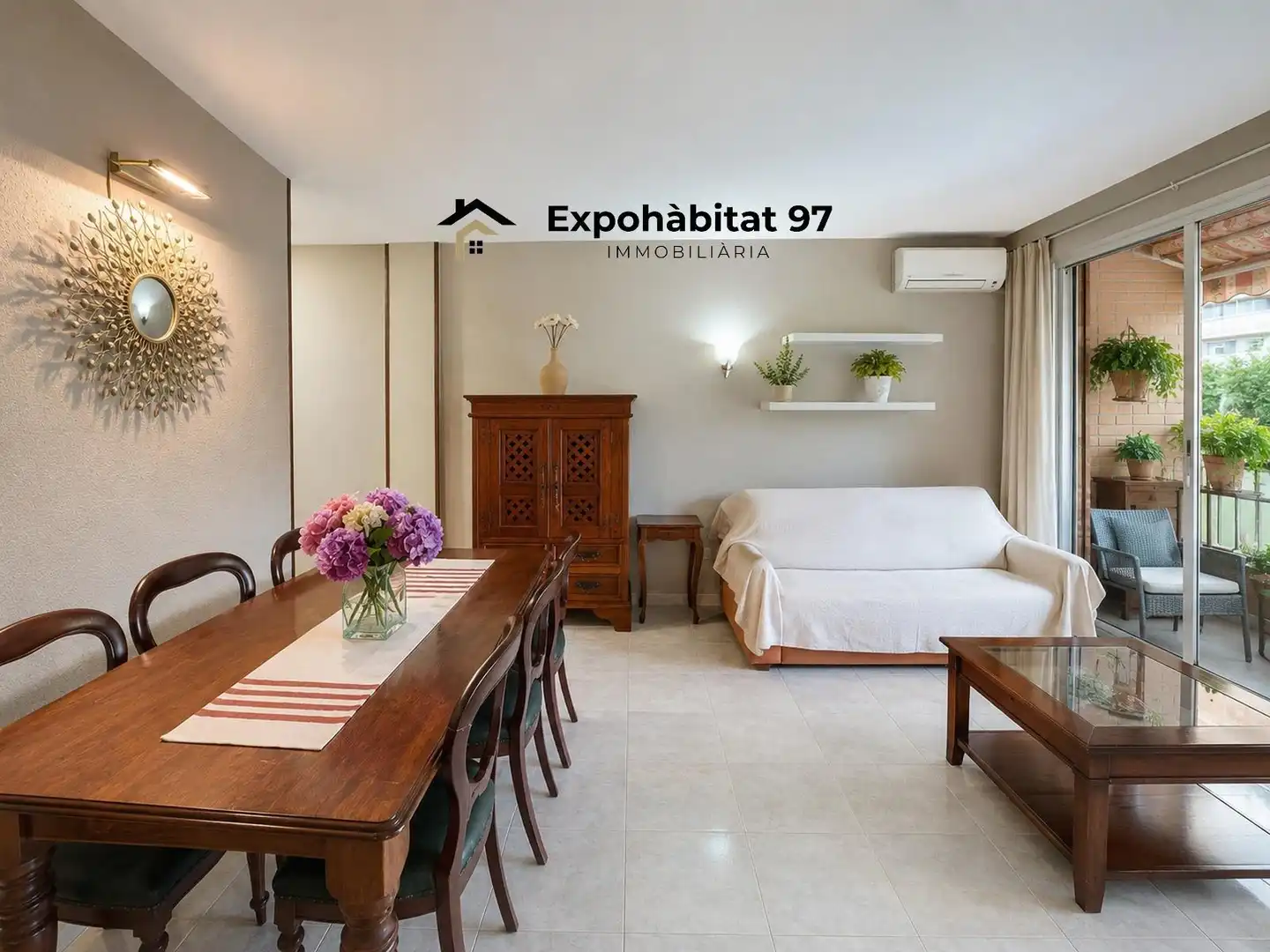 Sala d'estar de Apartament en venda en Salou amb Aire condicionat, Jardí privat i Terrassa
