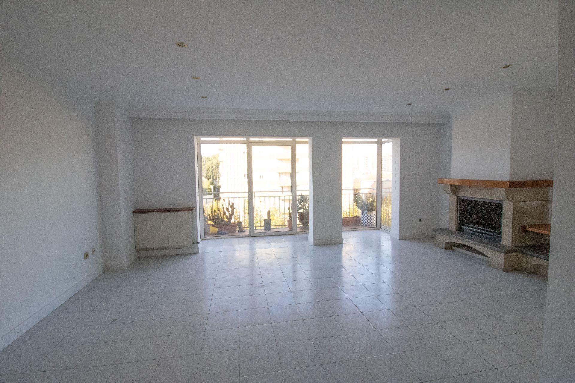 Flat for sale in Salvador Dalí, Eixample - Horta Capallera