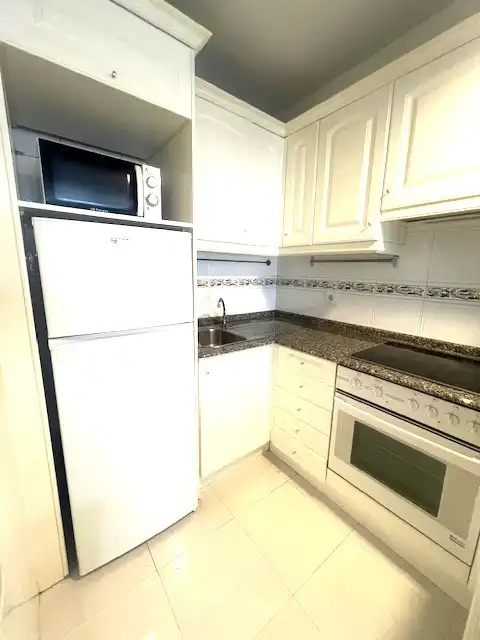 Küche von Wohnung zur Miete in A Coruña Capital  mit Heizung, Parkett und Terrasse