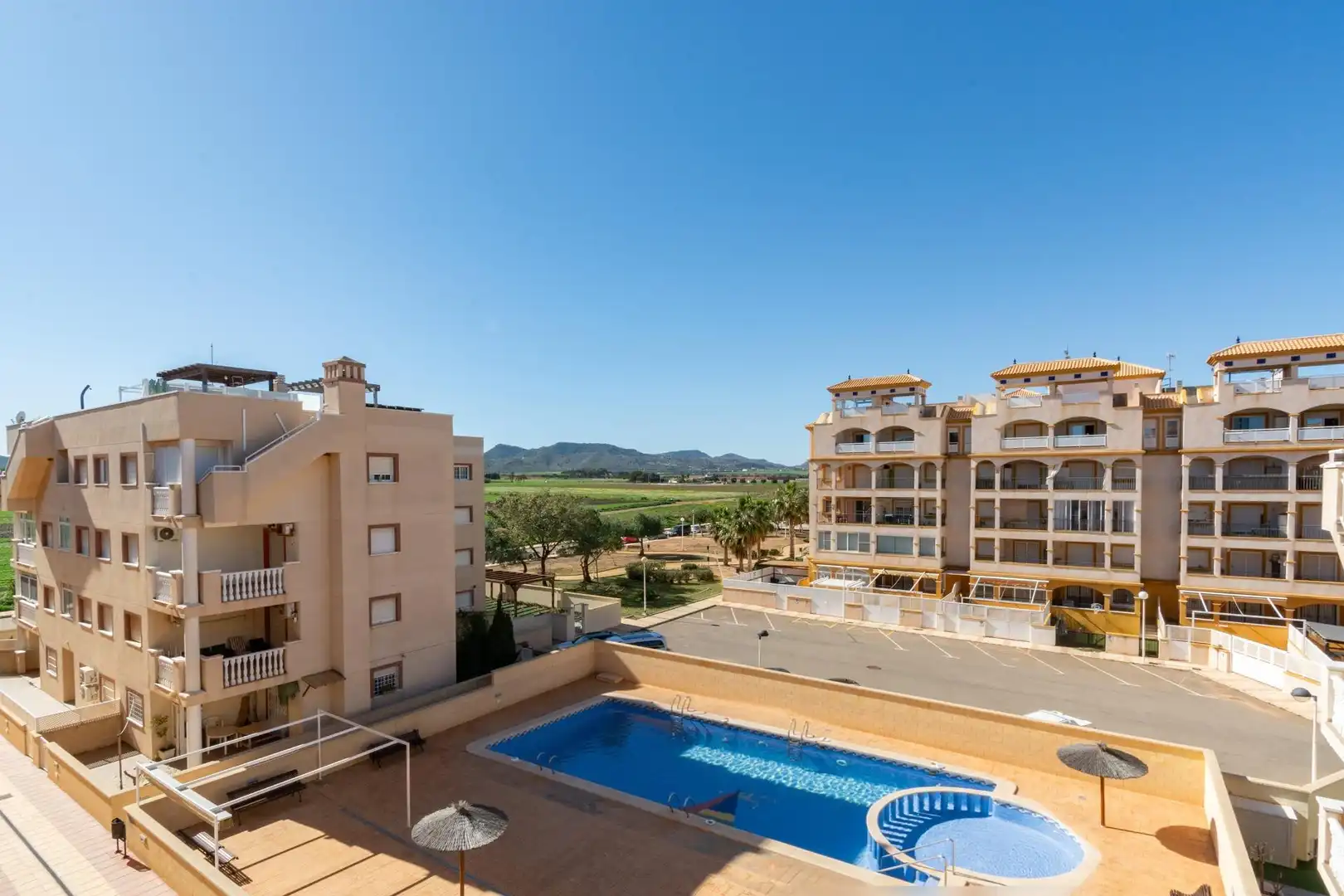 Piscina de Ático en venta en Cartagena con Aire acondicionado, Terraza y Amueblado