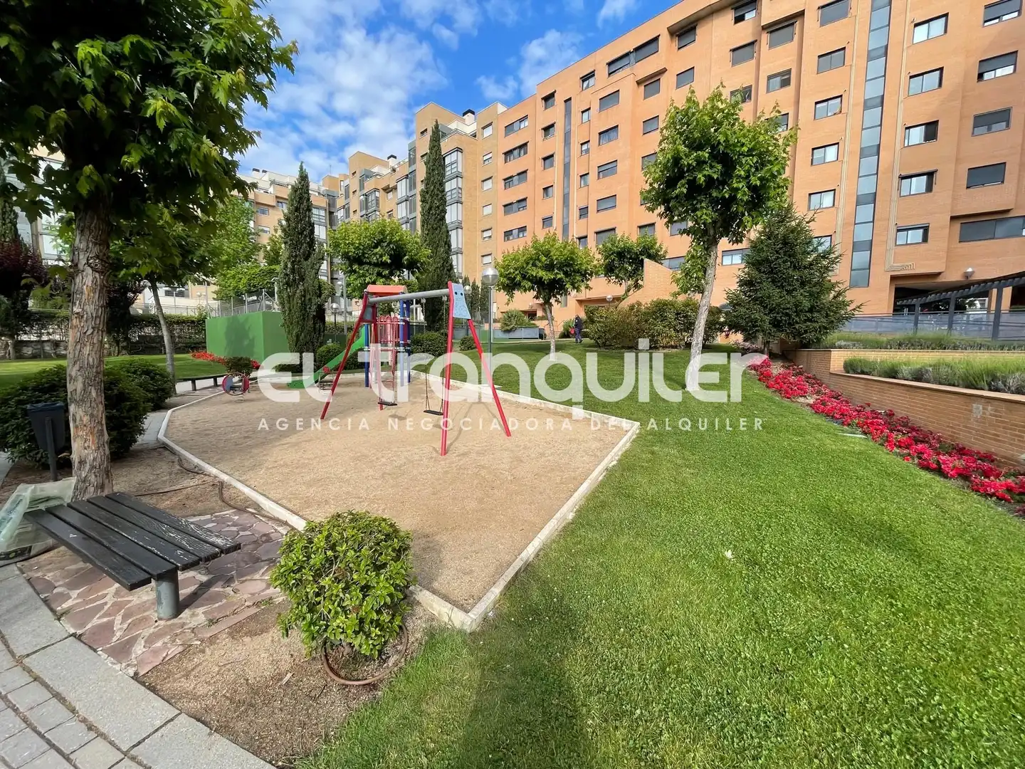 Parking of Flat for rent in Madrid  with Air Conditioner, Parquet flooring and Swimming Pool