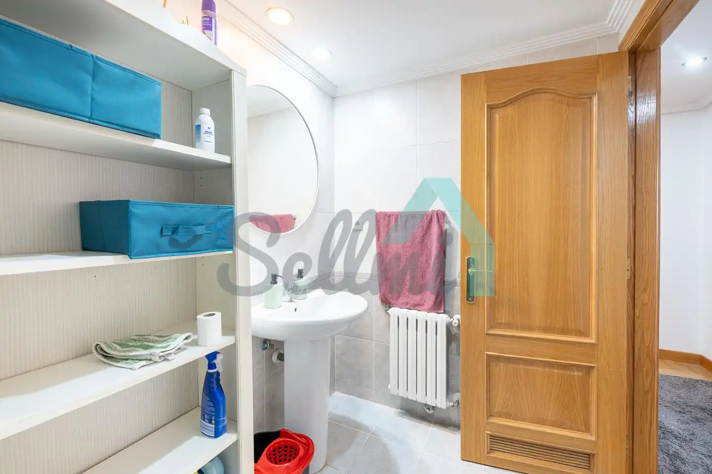 Bathroom of Flat for rent in Oviedo   with Heating, Parquet flooring and Furnished