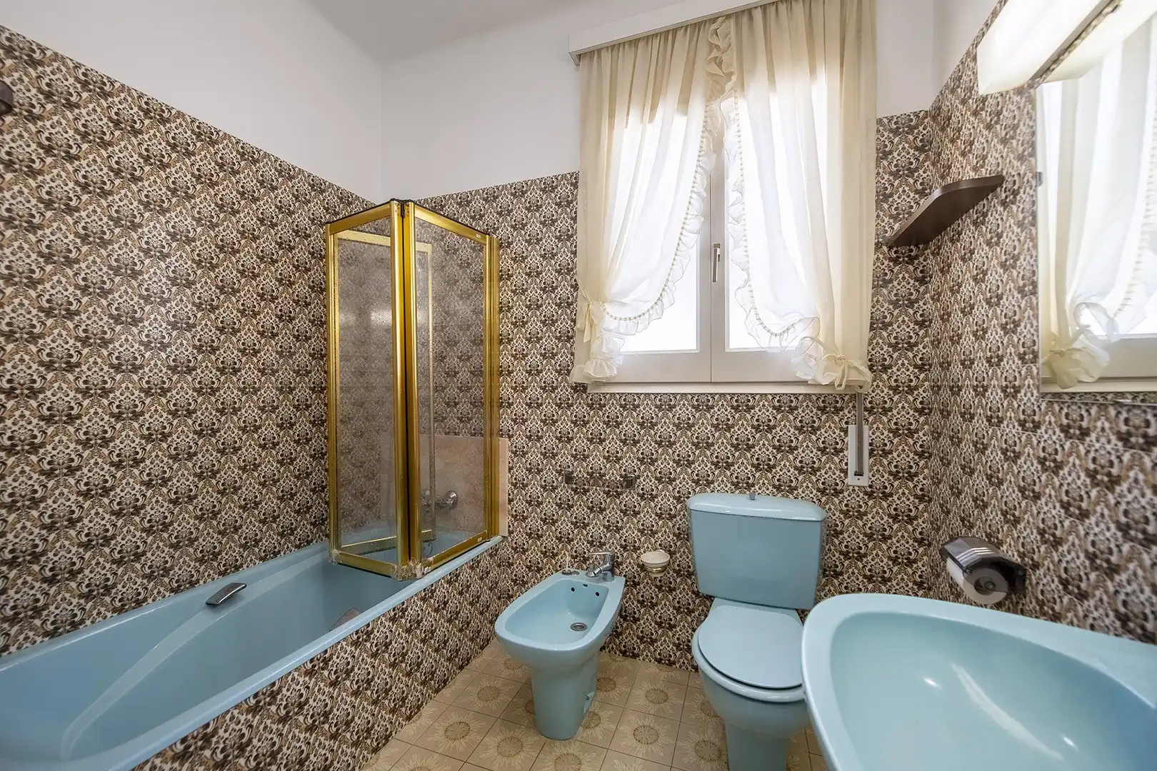 Bathroom of Houses for sale in Banyoles  with Heating