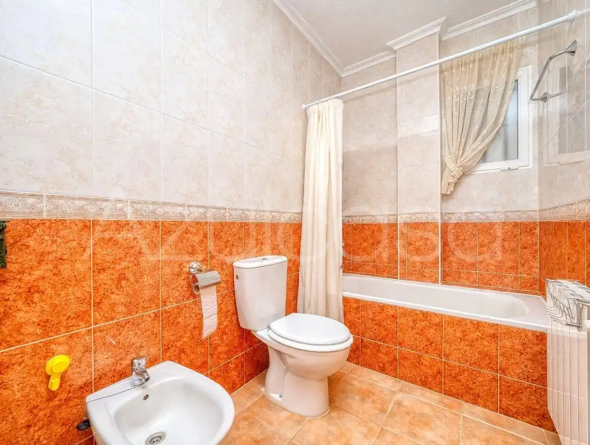 Baño de Casa o chalet en venta en Castalla con Jardín privado, Terraza y Trastero