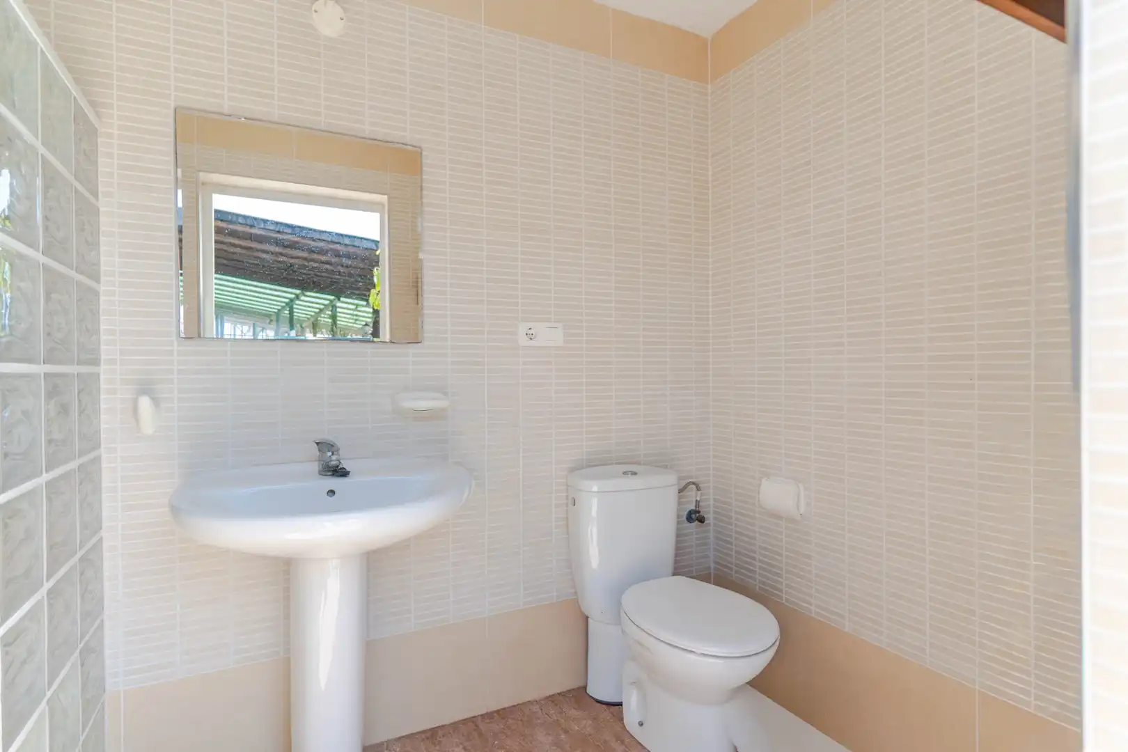 Badezimmer von Country house zum Verkauf in Motril mit Heizung, Abstellraum und Schwimmbad