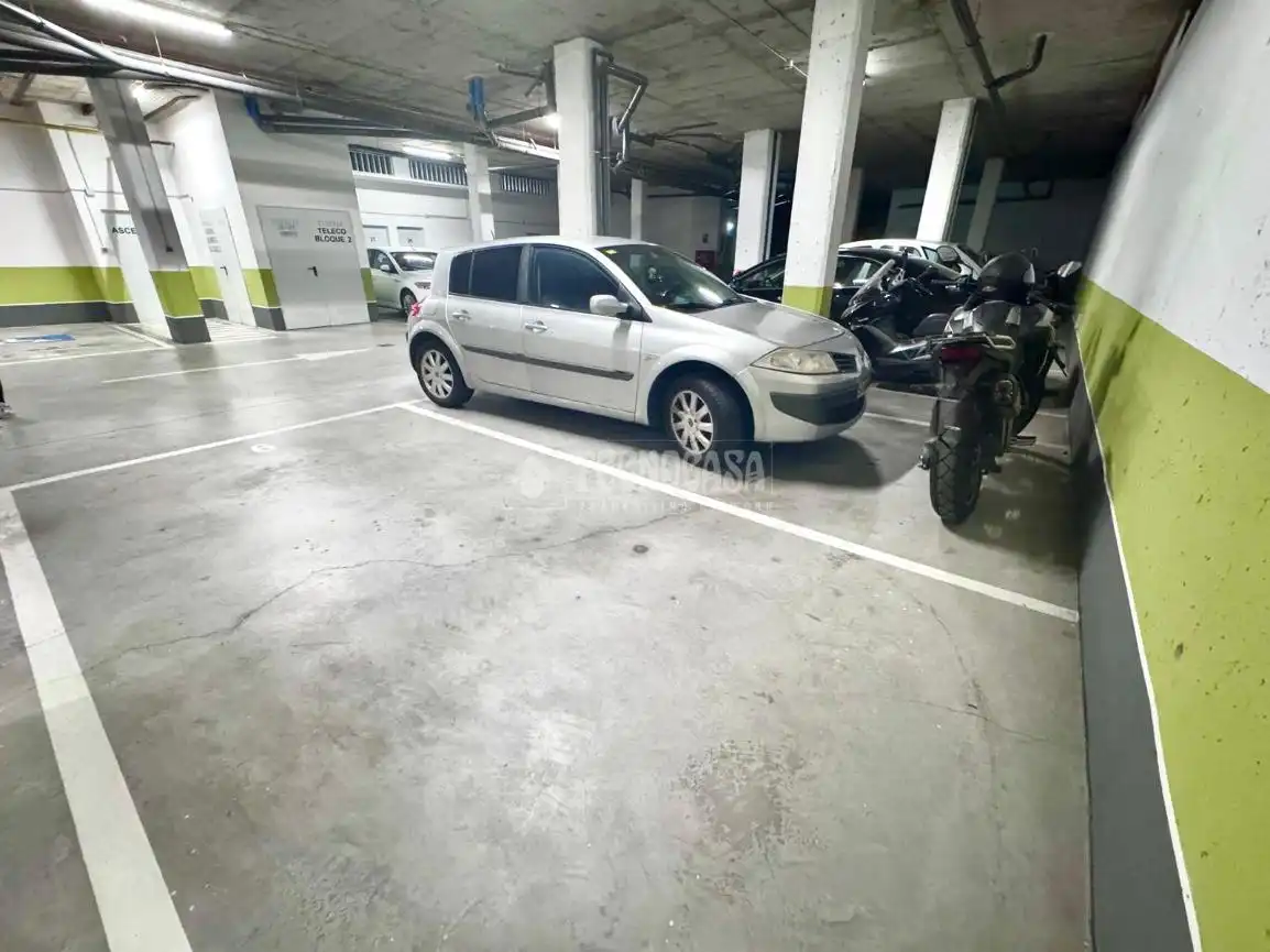 Parking of Flat for sale in Córdoba  with Air Conditioner, Heating and Terrace