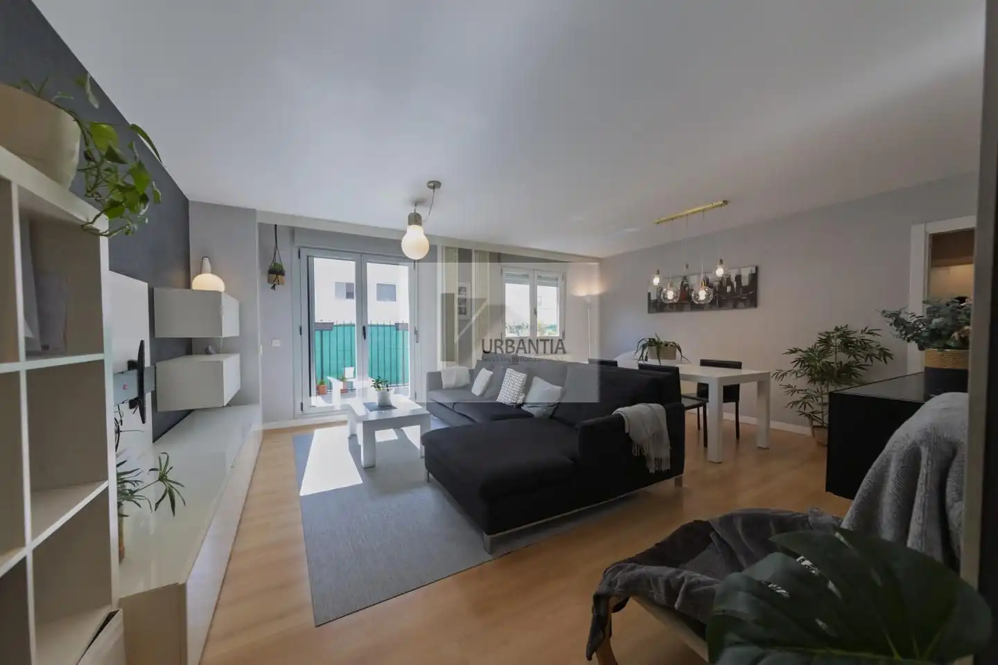 Sala d'estar de Planta baixa en venda en Orkoien amb Calefacció, Parquet i Terrassa