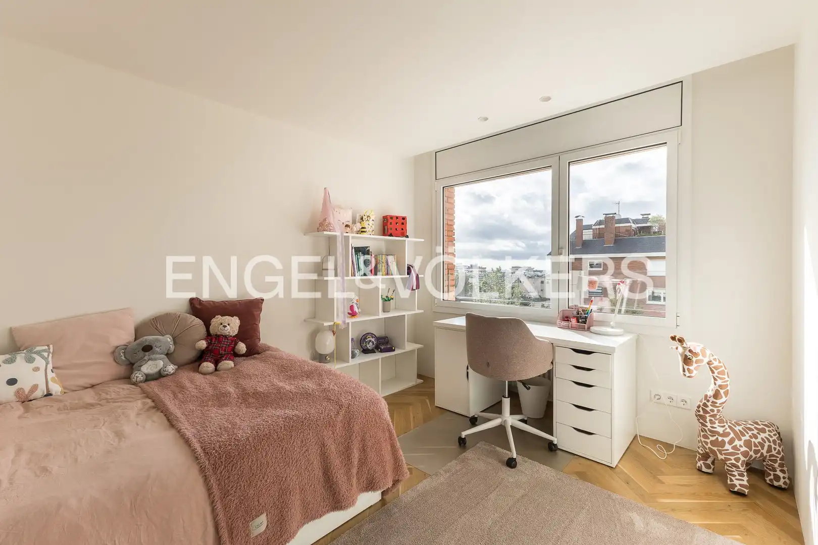 Habitación de Piso en venta en Barcelona con Aire acondicionado, Calefacción y Jardín privado