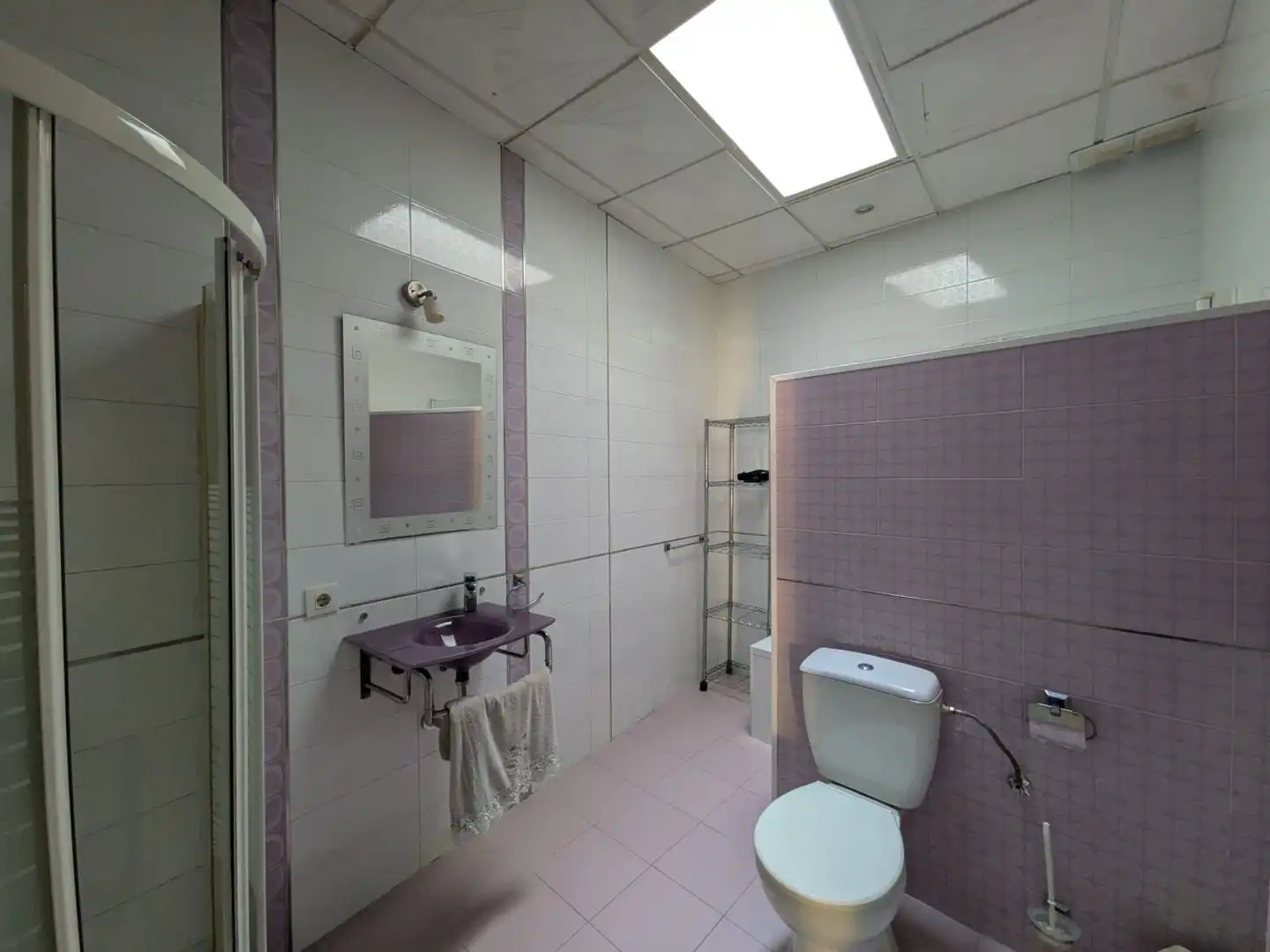 Bathroom of Flat for sale in Benacazón  with Air Conditioner, Heating and Terrace