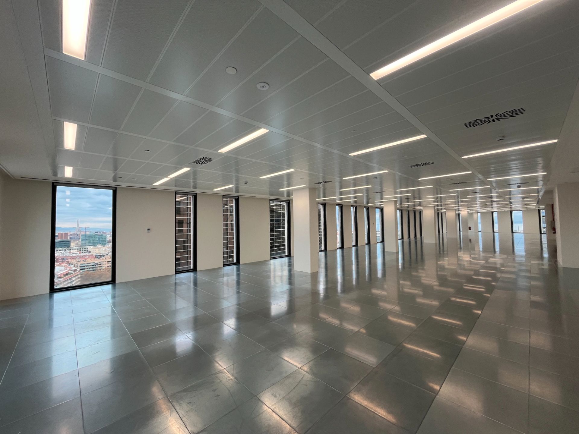 Oficina de lloguer en  Barcelona Capital amb Aire condicionat i Terrassa