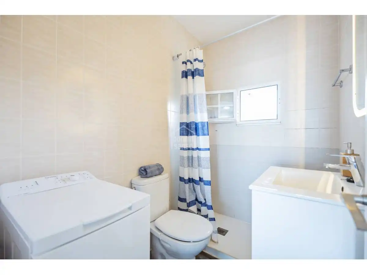 Bany de Apartament en venda en Es Mercadal amb Jardí privat, Terrassa i Piscina