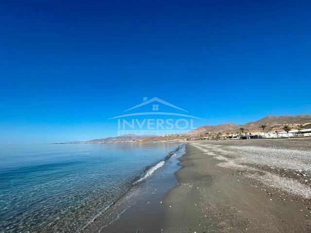 Piso en Venta en Calle el Ejido, 28 en Balanegra