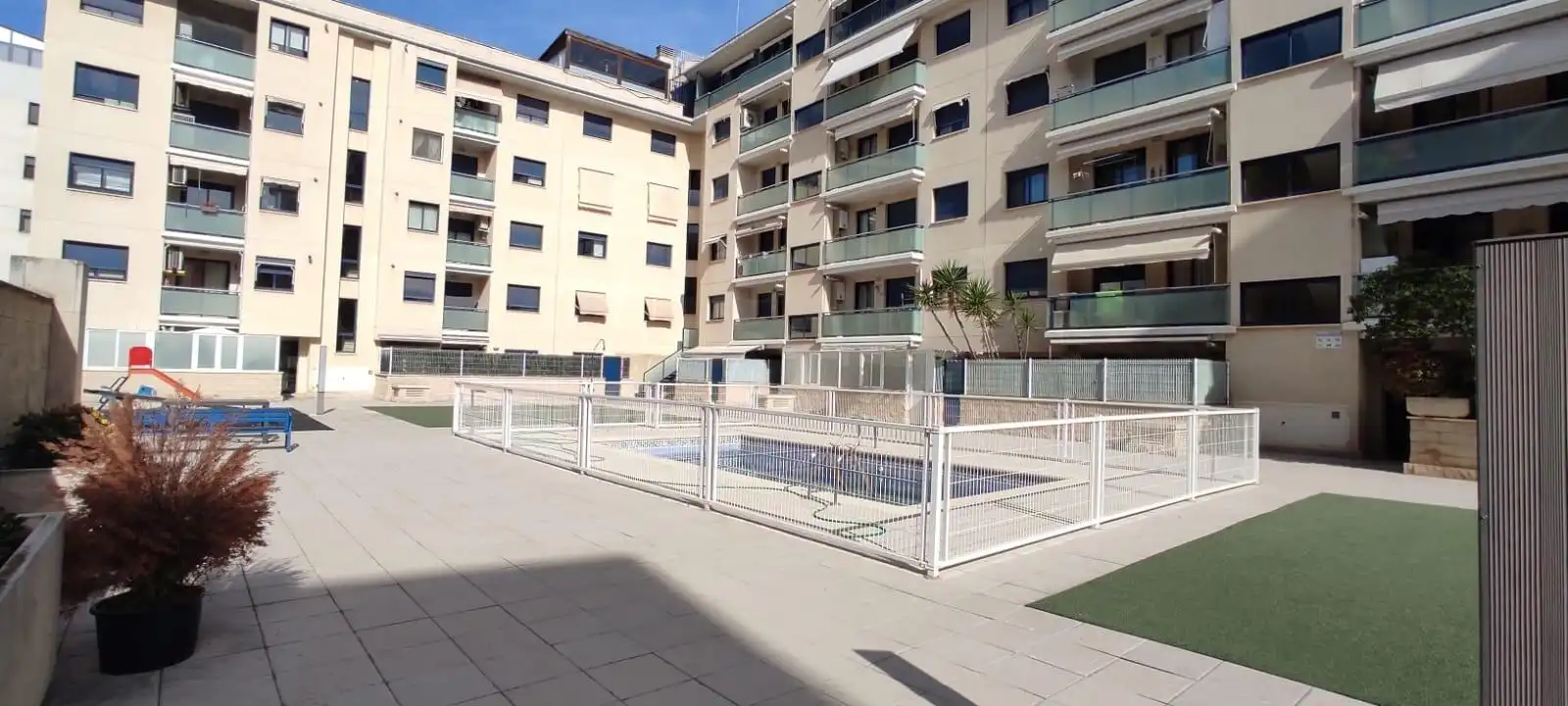 Swimming pool of Study for rent in Zaragoza  with Heating, Storage room and Furnished