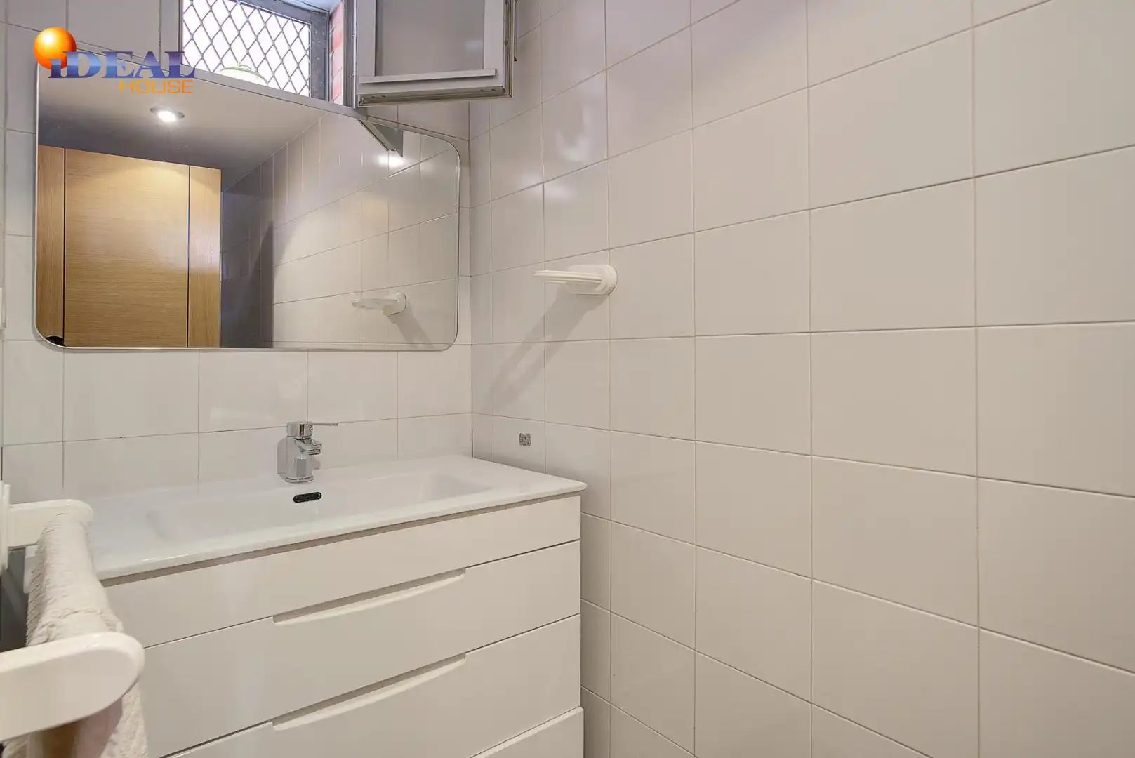 Baño de Ático en venta en Granada con Aire acondicionado, Terraza y Balcón