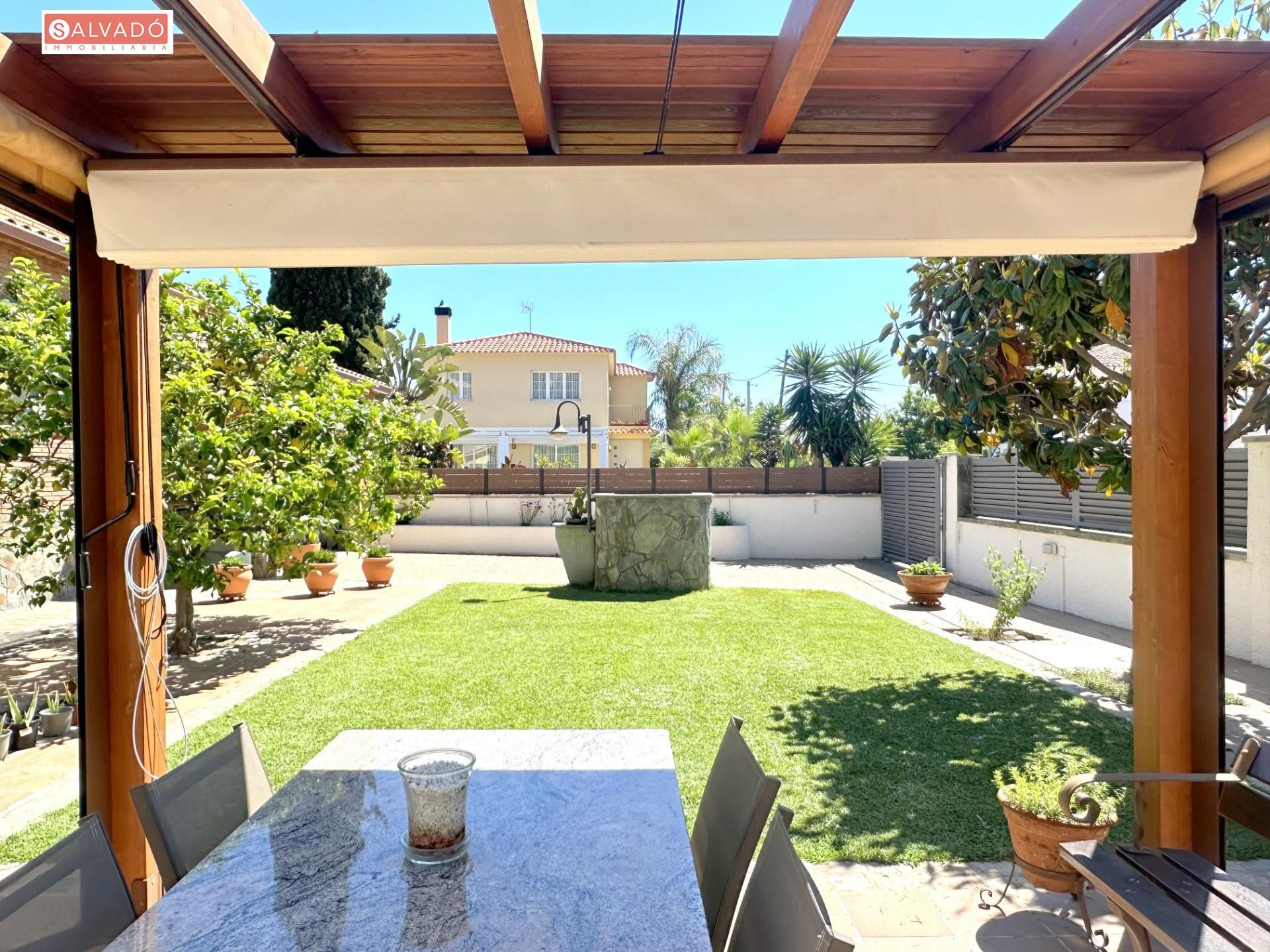 Jardí de Casa o xalet en venda en Calafell amb Aire condicionat, Jardí privat i Terrassa