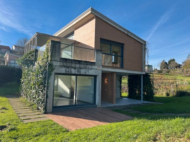 Vista exterior de Casa o xalet en venda en Piélagos amb Calefacció, Jardí privat i Parquet