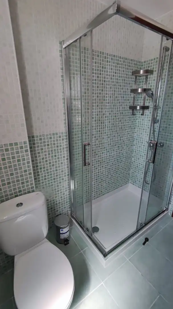 Bathroom of Flat for rent in Badajoz  with Air Conditioner, Heating and Parquet flooring
