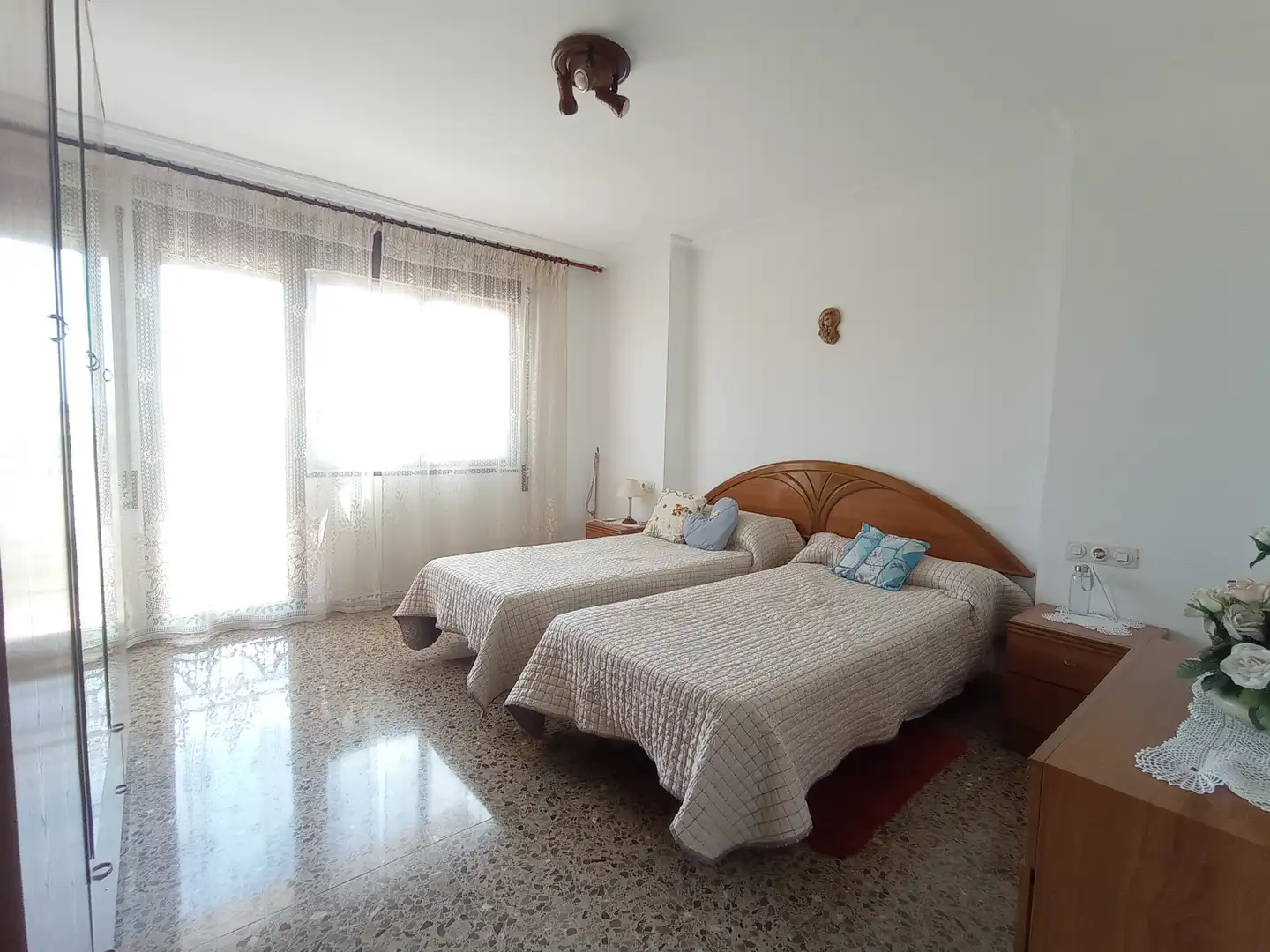 Schlafzimmer von Einfamilien-Reihenhaus zum Verkauf in Santa Perpètua de Mogoda mit Klimaanlage, Heizung und Terrasse
