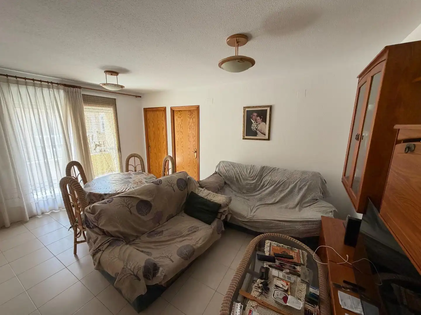 Living room of Flat for sale in Oropesa del Mar / Orpesa  with Air Conditioner, Furnished and Balcony