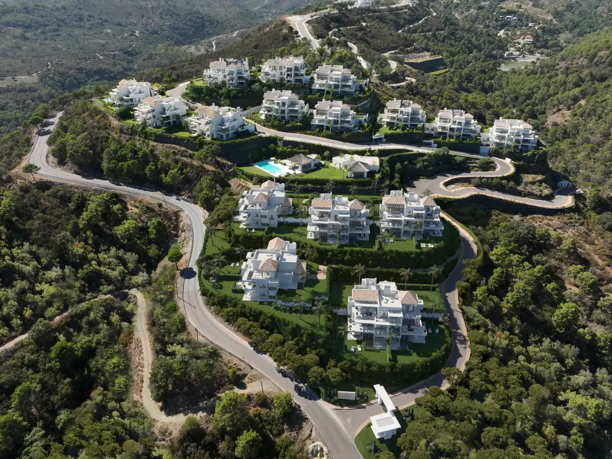 Vista exterior de Apartamento en venta en Benahavís con Aire acondicionado, Calefacción y Jardín privado