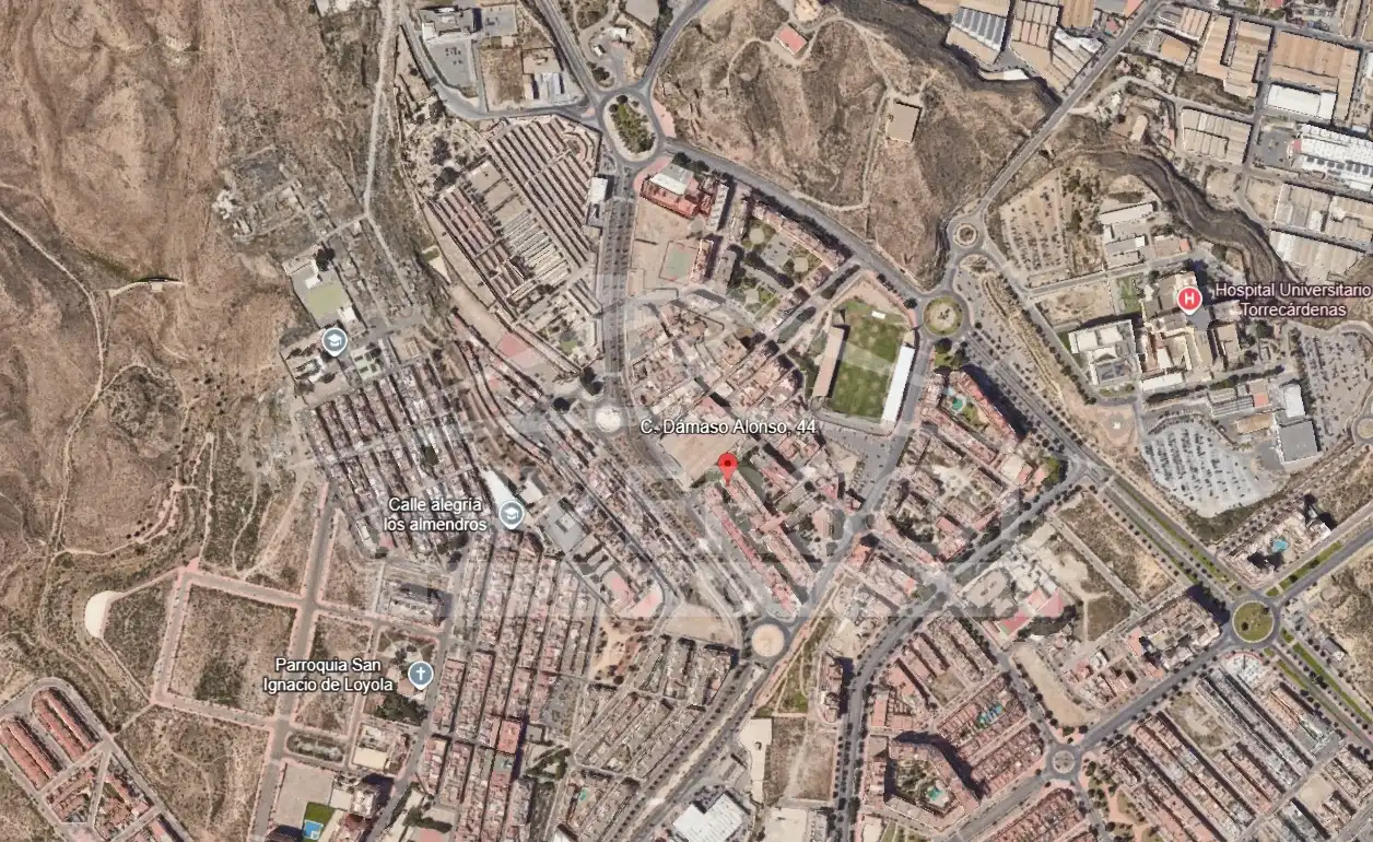 Piso en venta en Calle Dámaso Alonso 44, imagen 2