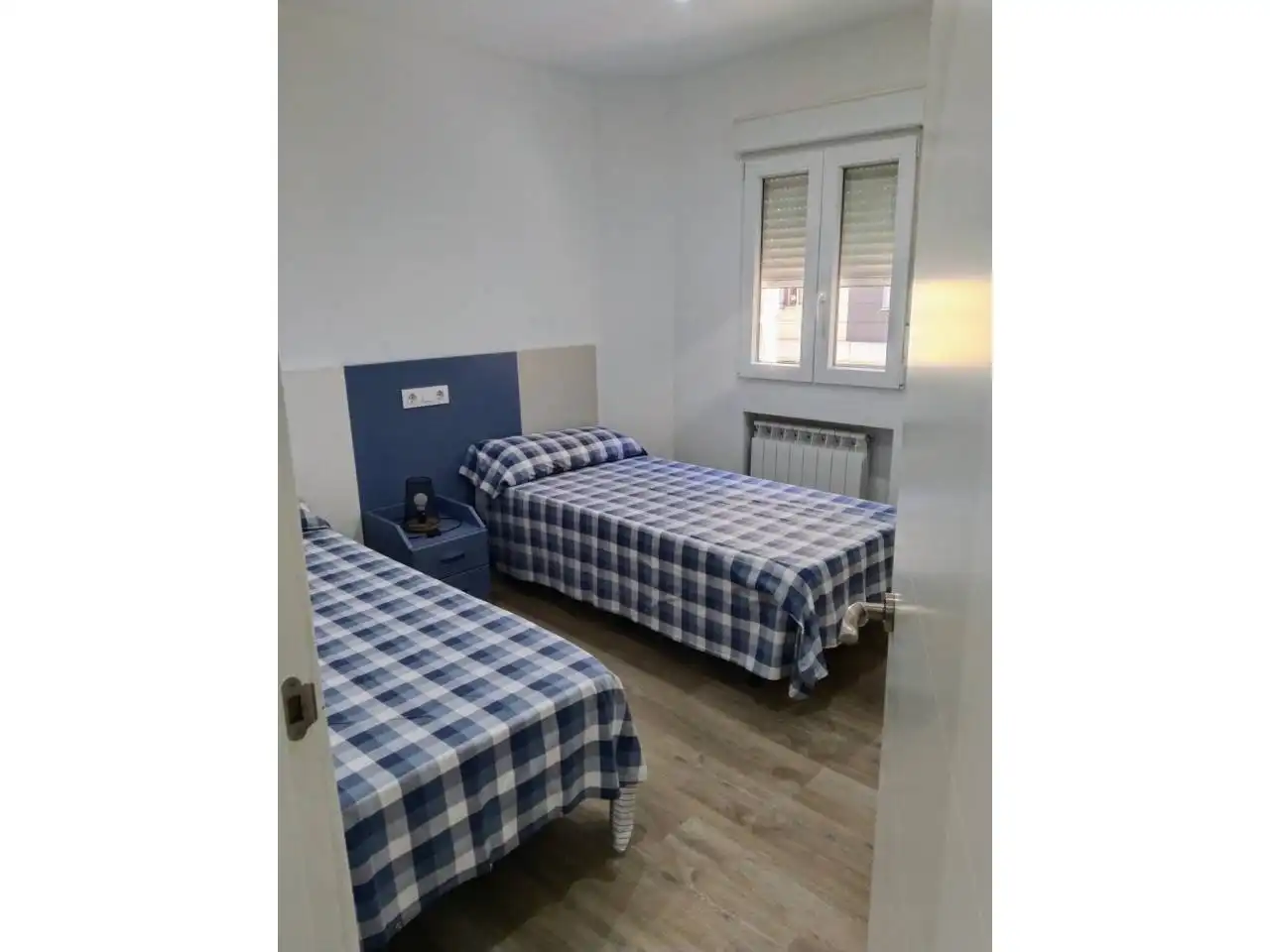Bedroom of Flat for rent in Burgos  with Heating and Furnished