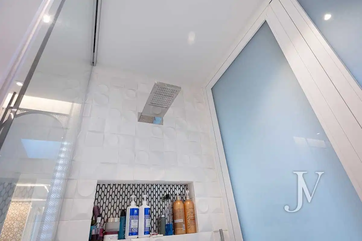 Bathroom of Houses for sale in Madrid  with Air Conditioner, Heating and Private garden