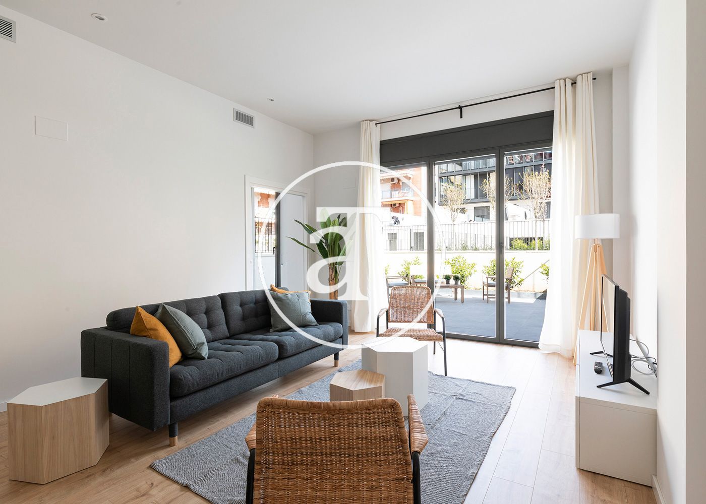 Exterior view of Flat to rent in  Barcelona Capital  with Air Conditioner, Heating and Terrace