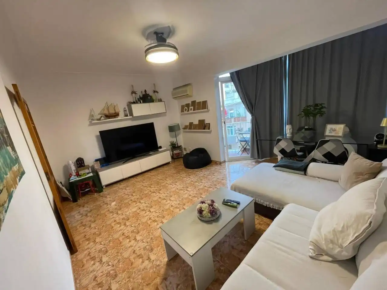 Wohnzimmer von Wohnung zum Verkauf in  Palma de Mallorca mit Klimaanlage und Balkon