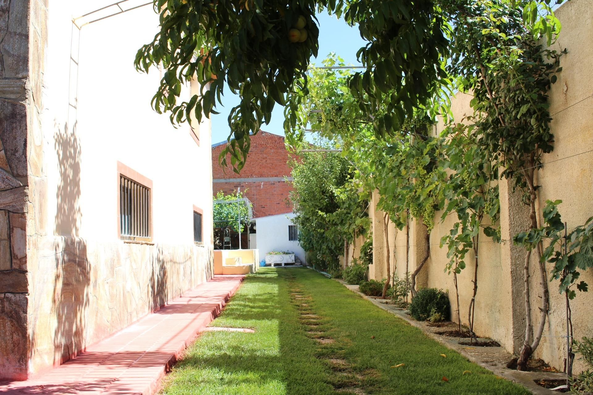 Jardí de Casa o xalet en venda en Laguna de Duero amb Calefacció, Jardí privat i Terrassa