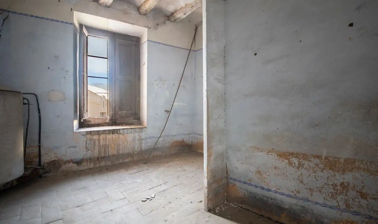 Buildings for sale in Torrelavit