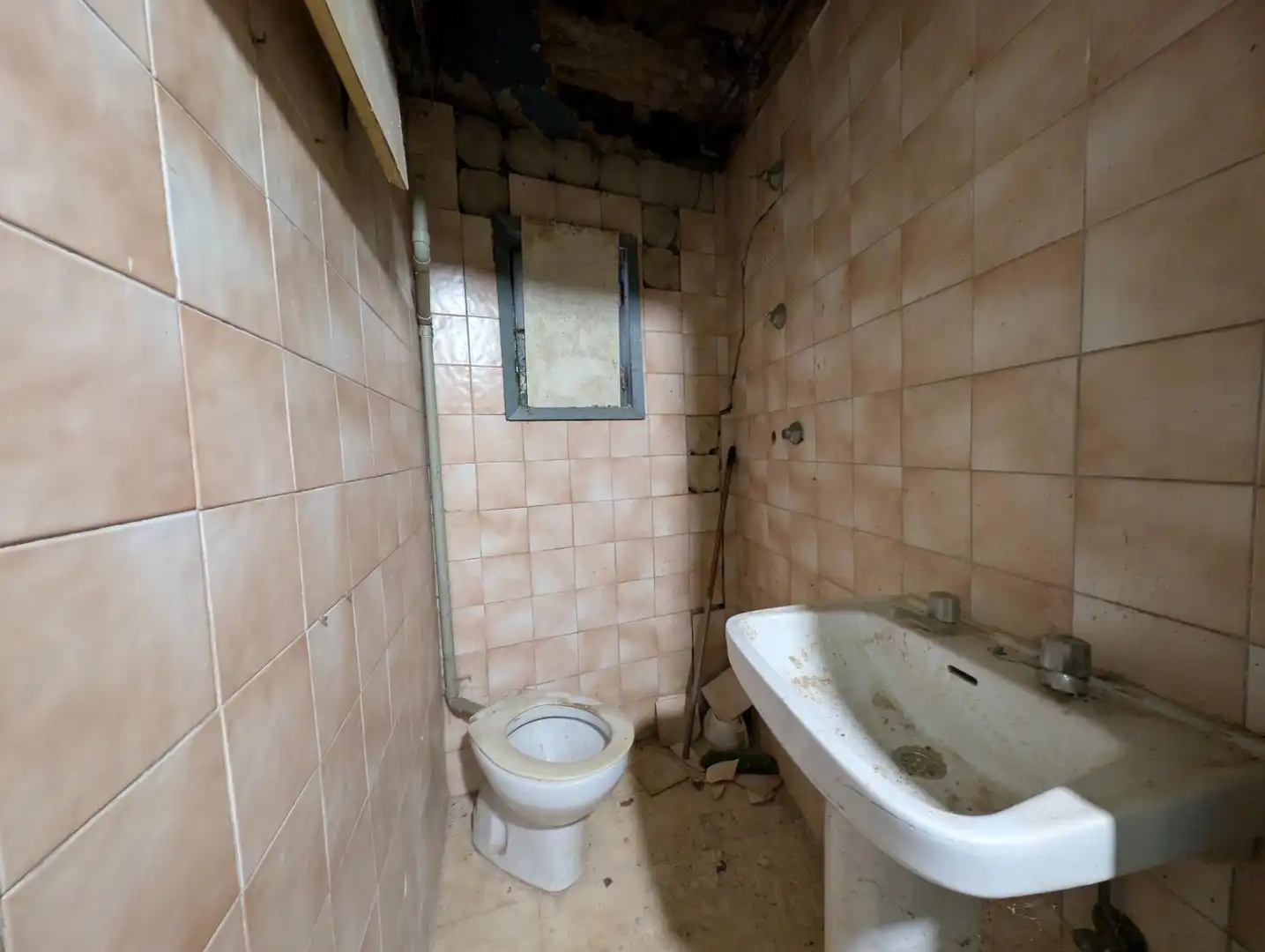 Bathroom of Houses for sale in Oviedo 