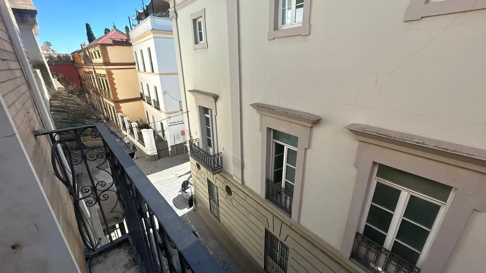 Vista exterior de Pis de lloguer en Sevilla amb Aire condicionat i Balcó