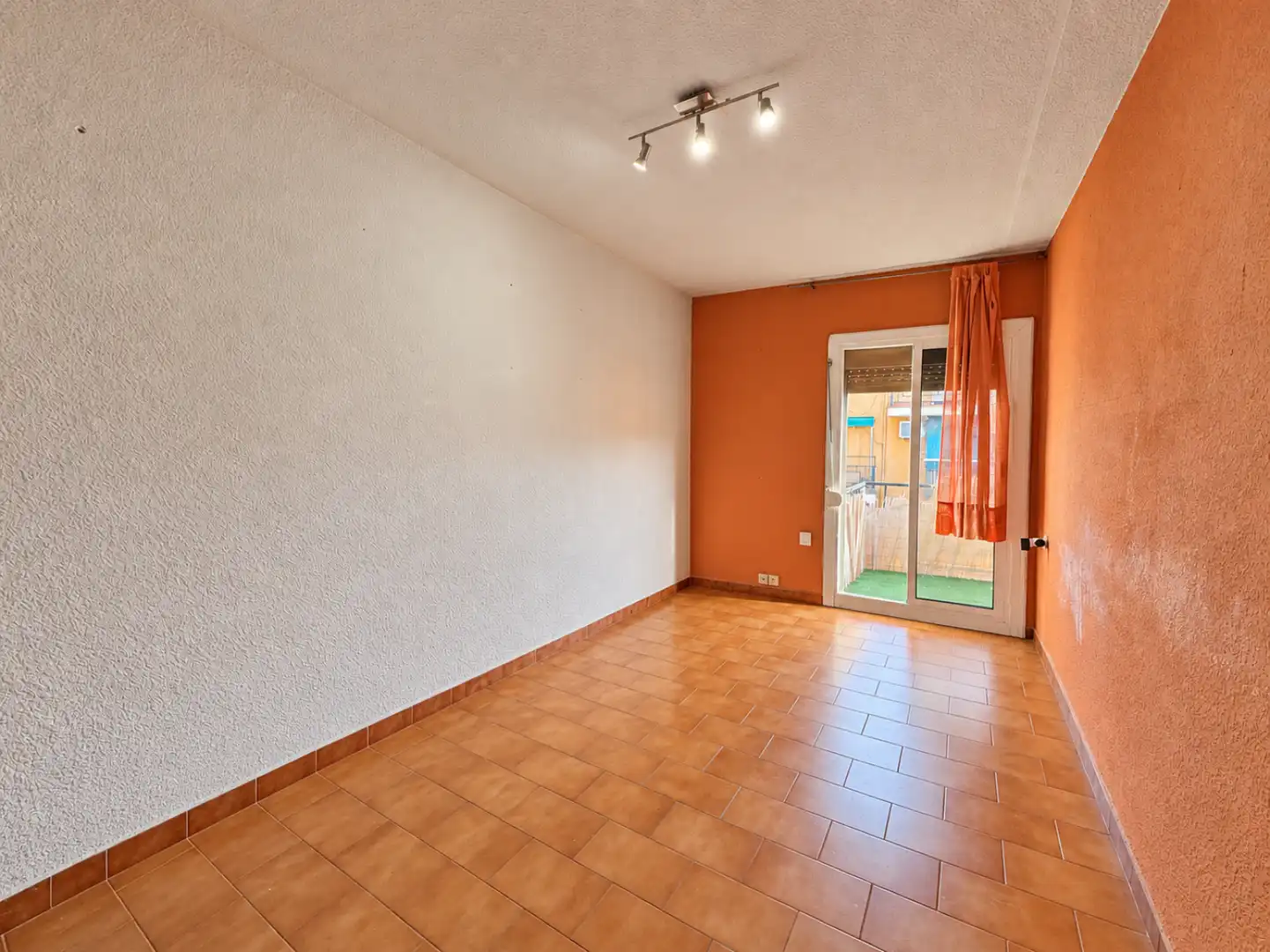 Wohnzimmer von Wohnung zum Verkauf in Cerdanyola del Vallès mit Privatgarten und Balkon