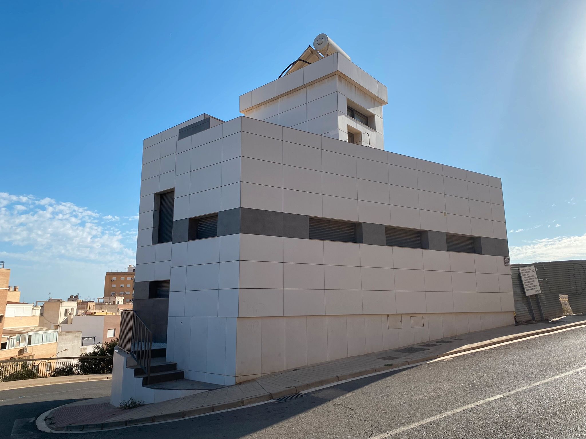 Vista exterior de Casa o xalet en venda en  Almería Capital amb Terrassa