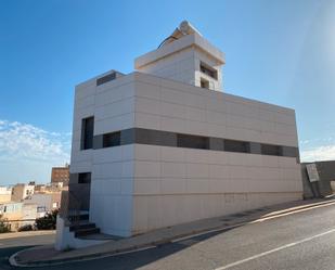 Vista exterior de Casa o xalet en venda en  Almería Capital amb Terrassa