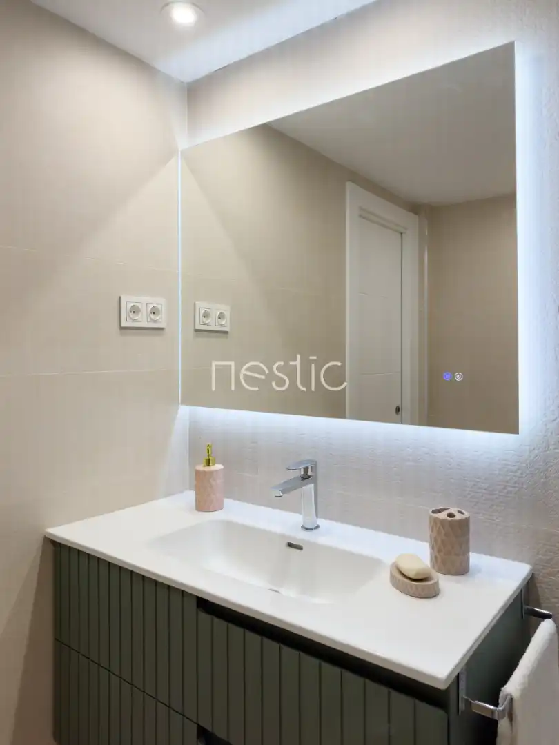 Bany de Apartament de lloguer en Madrid amb Aire condicionat, Calefacció i Terrassa
