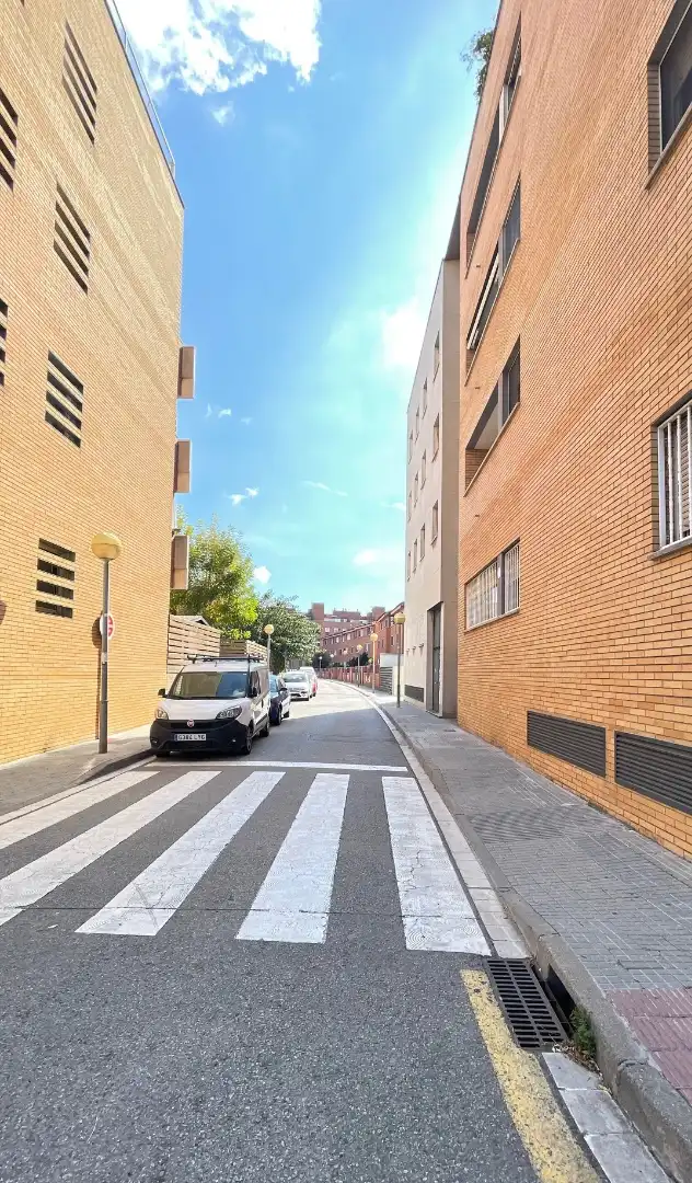 Vista exterior de Piso en venta en El Prat de Llobregat con Aire acondicionado, Calefacción y Parquet