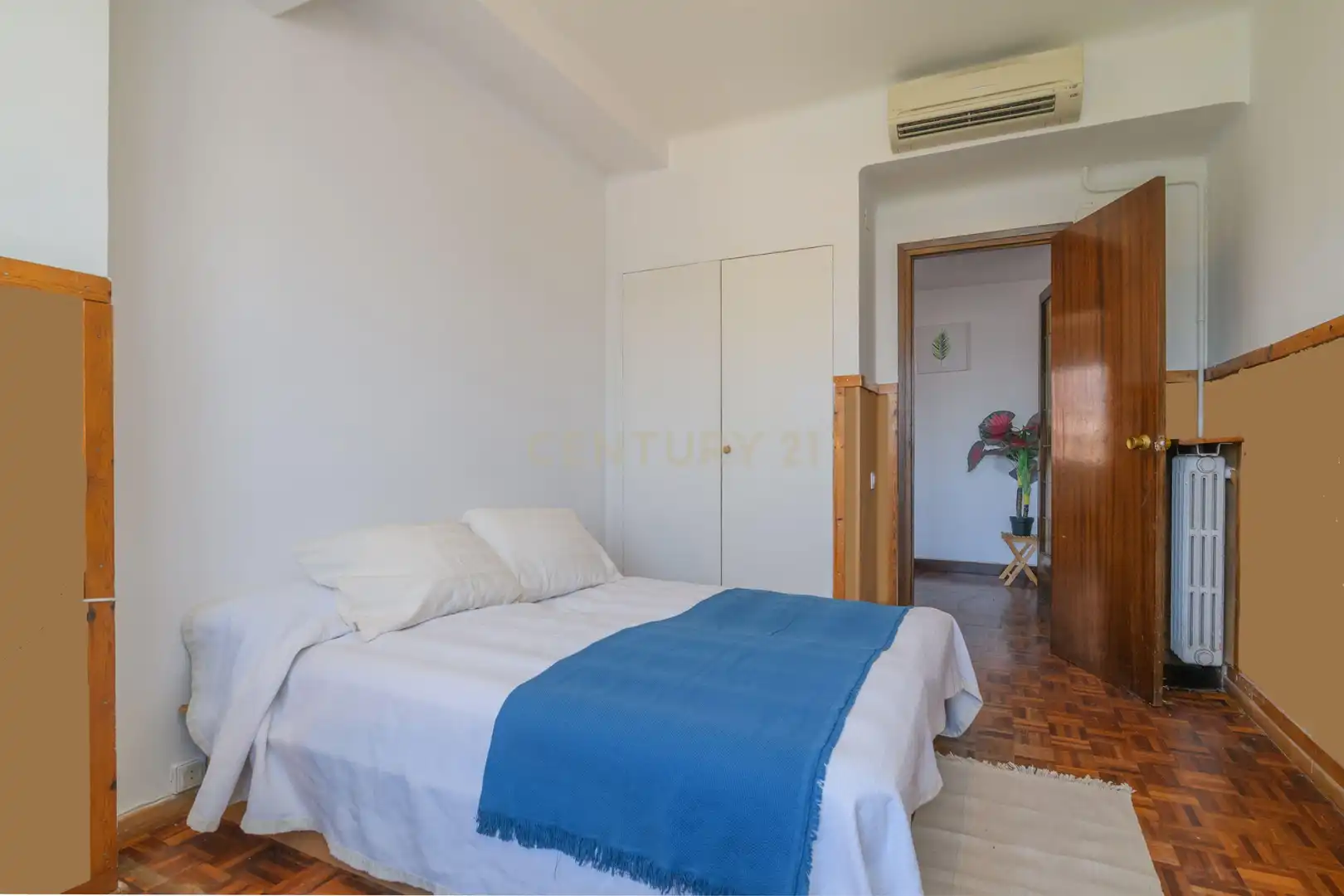 Schlafzimmer von Wohnung zum Verkauf in Barcelona mit Klimaanlage, Ofen und Mikrowelle